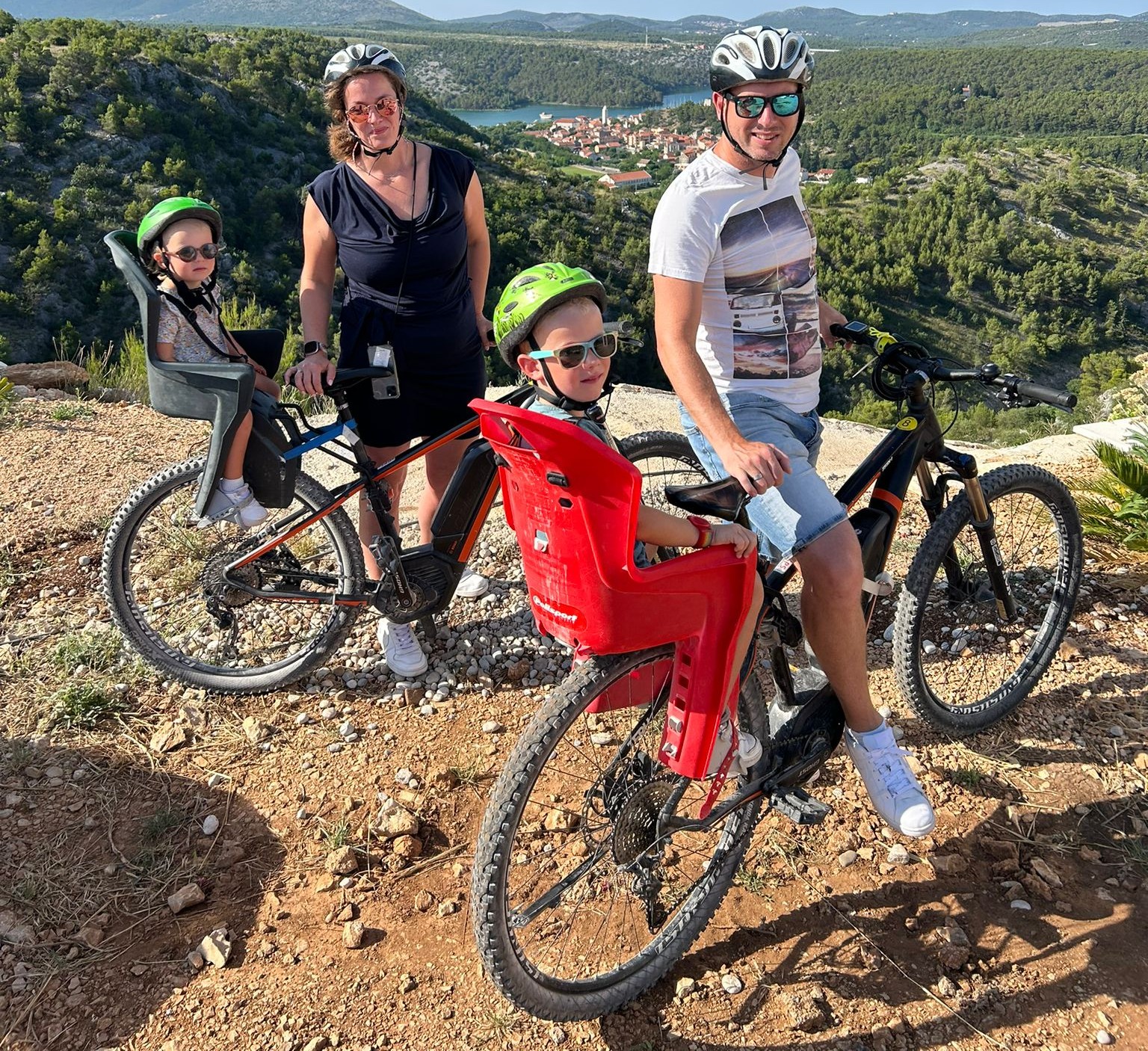 E-bikes with children chair